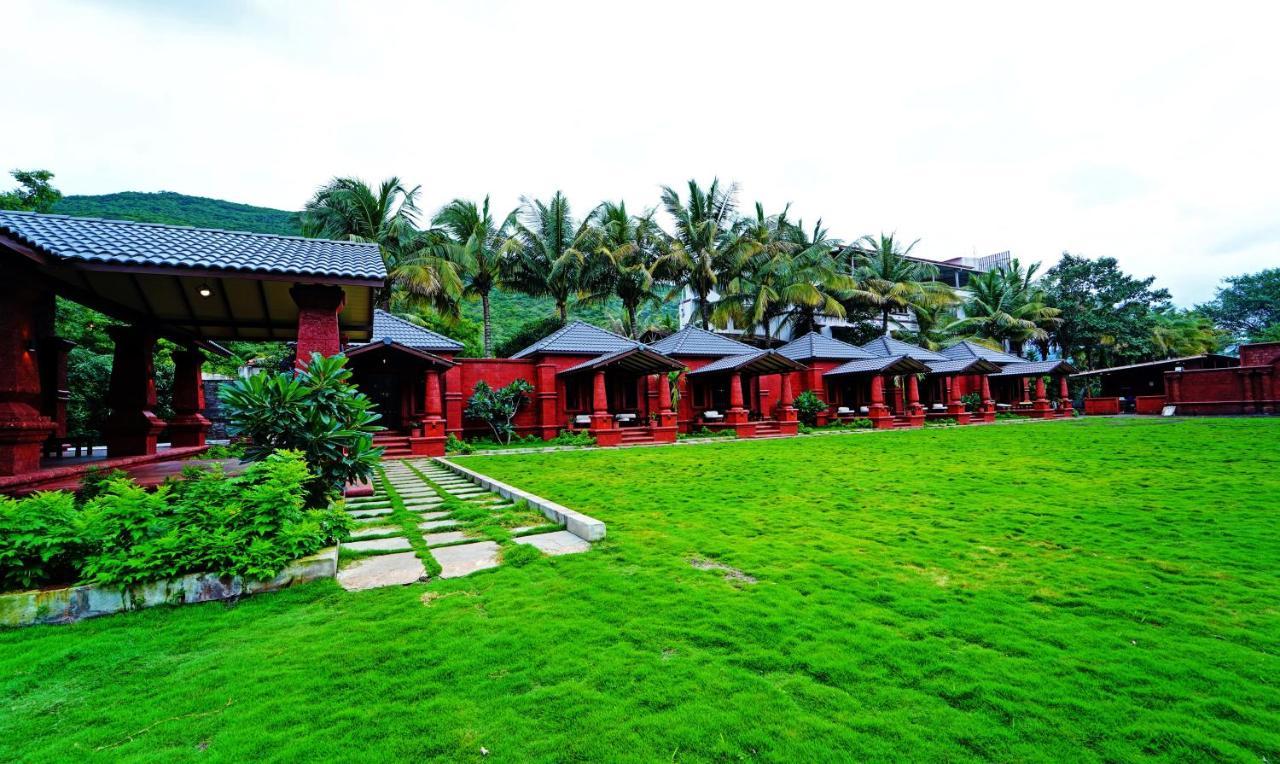 Siddhagiri Hotel And Resort Wai Exteriér fotografie